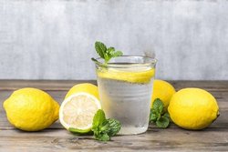 Uric Acid कंट्रोल करने में मददगार माना जाता है नींबू का रस, बस इस एक बात का रखें&nbsp;ध्यान