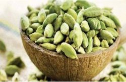 Uric Acid के मरीजों के लिए बड़े फायदे की चीज है छोटी इलायची, जानें कैसे करें इस्तेमाल