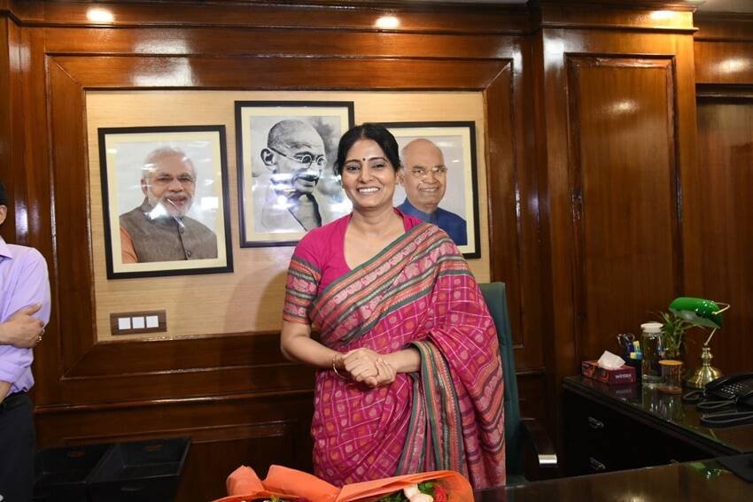 Nirmala Sitharaman, Smriti Irani