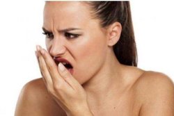 मुंह से बदबू आना इन गंभीर बीमारियों का हो सकता है संकेत, जानिये