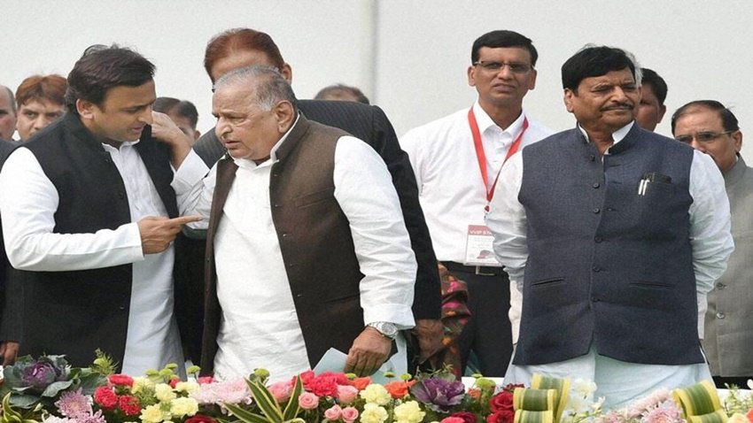 Dimple Yadav, Akhilesh Yadav SP, Mulayam Singh second wife