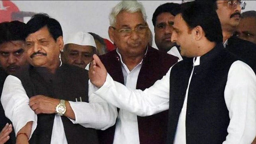 Dimple Yadav, Akhilesh Yadav SP, Mulayam Singh second wife