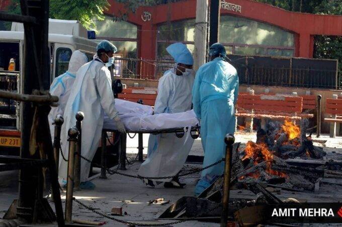 कोरोना की दूसरी लहर के दौरान की तस्वीर। क्रेडिट- एक्सप्रेस, अमित मेहरा