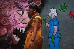 कोरोनाः 24 घंटे में 40 हजार के पार नए केस; UK के एक्सपर्ट्स ने चेताया- हर तीन में से एक की जान तक ले सकता है नया स्ट्रेन