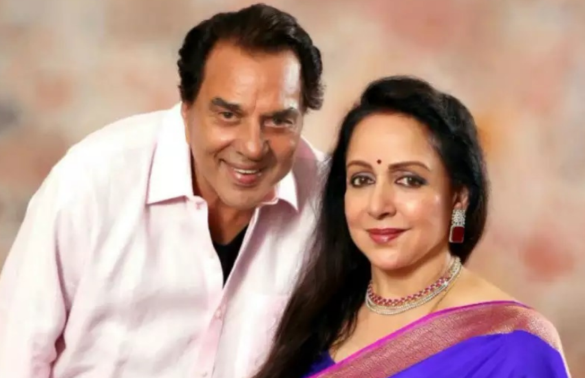 हेमा मालिनी (Hema Malini) और धर्मेंद्र (Dharmendra) की जोड़ी रील लाइफ से रियल लाइफ में भी बन गई, लेकिन एक समय ऐसा था जब हेमा ने अपने लिए किसी और को ही पति के रूप में चुना था। वह धर्मेंद्र से पहले उनसे ही शादी करना चाहती थीं, लेकिन धर्मेंद्र को देखकर उनकी ये इच्छा जानिए कैसे बदल गई थी।
