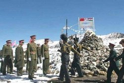 किसानों के सामने झुकी सरकार को राहुल गांधी की नसीहत, बोले- अब चीनी घुसपैठ के सच को भी करे स्वीकार, राजनाथ ने फिर दिखाए तीखे तेवर