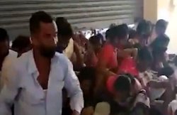 टीकाकरण अभियान पर बड़े-बड़े दावे, लेकिन छिंदवाड़ा में वैक्सीन के लिए मच गई भगदड़, बुजुर्गों-महिलाओं को रौंदते भागे लोग