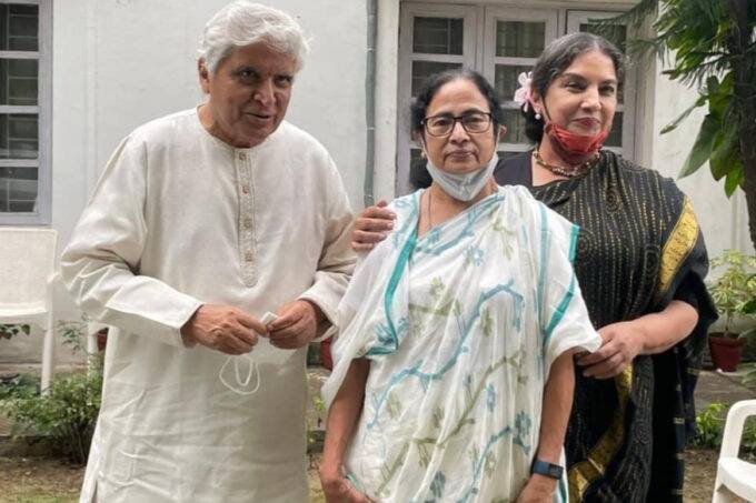जावेद अख्तर और ममता बनर्जी के बीच हुई मुलाकात पर बॉलीवुड अभिनेत्री कंगना रनौत भड़क गई और फेसबुक पोस्ट करते हुए लिखा कि भांड, देशद्रोहियों को नंगा करूंगी। (फोटो : फेसबुक/ कंगना रनौत)