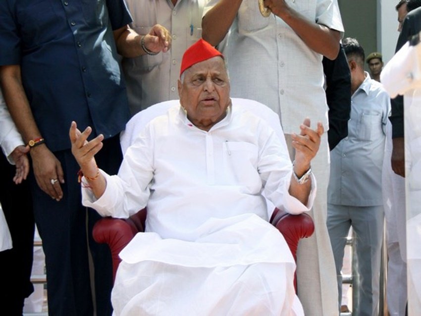 Dimple Yadav, Akhilesh Yadav SP, Mulayam Singh second wife