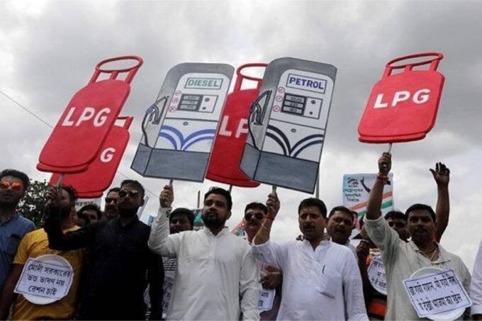 टीवी डिबेट में भाजपा प्रवक्ता ने कहा कि यूपीए के दूसरे कार्यकाल में जबरदस्त महंगाई थी। जब 2014 में हम सत्ता में आए थे कि तो कांग्रेस वाले 2 लाख करोड़ का बैगेज छोड़ गए थे। (एक्सप्रेस फोटो)