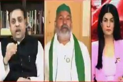 लाइव डिबेट में भिड़े संबित पात्रा और किसान नेता राकेश टिकैत, अंजना ओम कश्यप से कंट्रोल करने की मांग करने&nbsp;लगे