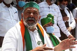 15 अगस्त को बाल-बच्चों के साथ घर से निकलें या नहीं? 26 जनवरी का जिक्र कर राकेश टिकैत से पूछने लगे एंकर, मिला ऐसा&nbsp;जवाब