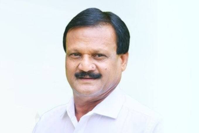 कांग्रेस विधायक सज्जन वर्मा ने कहा कि जिस विभाग का सब कुछ बेचा जा रहा है, उस विभाग का मंत्री ज्योतिरादित्य सिंधिया को बनाया गया है। (फोटो - ट्विटर/ sajjanvermaINC)