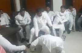 Panchayat Chunav, Panchayat Chunav UP, UP Panchayat Chunav 2021, Varanasi, Zila panchayat adhyaksh election 2021, zila panchayat adhyaksh election, ram kishun yadav, former mp ram kishun yadav, viral video, up zila panchayat chunav, up zila panchayat chunav viral video, चंदौली के पूर्व सांसद, चंदौली, सपा, समाजवादी पार्टी, up zila panchayat election 2021, up panchayat election result, up zila panchayat election result 2021, up panchayat election result 2021, zila panchayat election in up, zila panchayat election in up 2021, zila panchayat adhyaksh election in up, up jila panchayat election result, up zila panchayat election 2021 seat list, जिला पंचायत अध्यक्ष चुनाव, chandauli news, chandauli, chandauli news in hindi, Chandauli News in Hindi, Latest Chandauli News in Hindi, Chandauli Hindi Samachar, jansatta