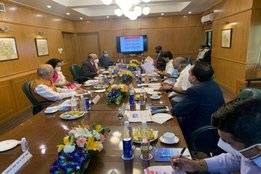 Jyotiraditya Scindia, Madhya pradesh, Spice Jet, UDAN scheme, twitter, troll, meeting, jansatta