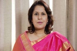 AAJTAK, TV Debate, Supriya Shrinate, Chitra triphati