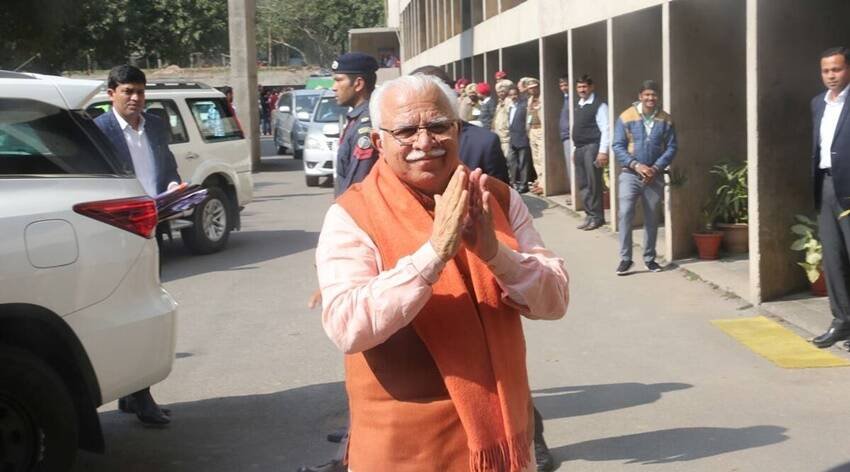 हरियाणा के मुख्यमंत्री मनोहर लाल खट्टर संघ से लंबे समय तक जुड़े रहे। खट्टर भी अविवाहित हैं।