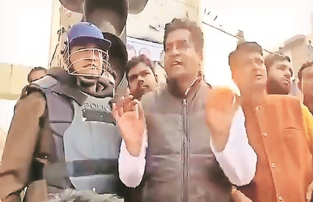 Ved Prakash Surya, Kapil Mishra