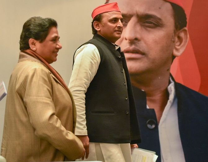 मायावती राजनैतिक ही नहीं, व्यक्तिगत तौर पर भी सपा संरक्षक मुलायम सिंह यादव की विरोधी रही हैं। मुलायम से उनका मन-भेद 'गेस्ट हाउस कांड' के बाद हुआ था। इसे भी पढ़ें -मायावती ने कहा, किसी के घर जाकर नहीं बांधती राखी