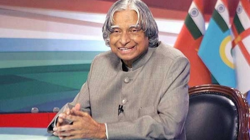 मुलायम सिंह यादव ने 2002 के राष्ट्रपति चुनाव के लिए यूपीए को किए वादे के बावजूद आखिर में एनडीए के उम्मीदवार एपीजे अब्दुल कलाम का समर्थन दे दिया था। इसे भी पढें- सोनिया गांधी की पीएम बनने की प्लानिंग को मुलायम ने ऐसे किया था फेल