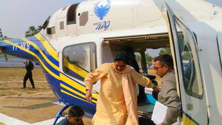 Dimple Yadav, Akhilesh Yadav SP, Mulayam Singh second wife