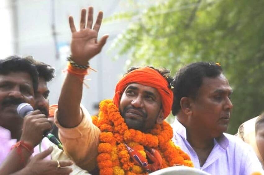 Dimple Yadav, Akhilesh Yadav SP, Mulayam Singh second wife