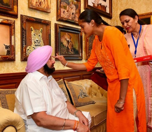बता दें कि अमरिंदर सिंह के दो बच्चे हैं। बेटे का नाम रणिंदर सिंह और बेटी का नाम जय इंदर कौर है।