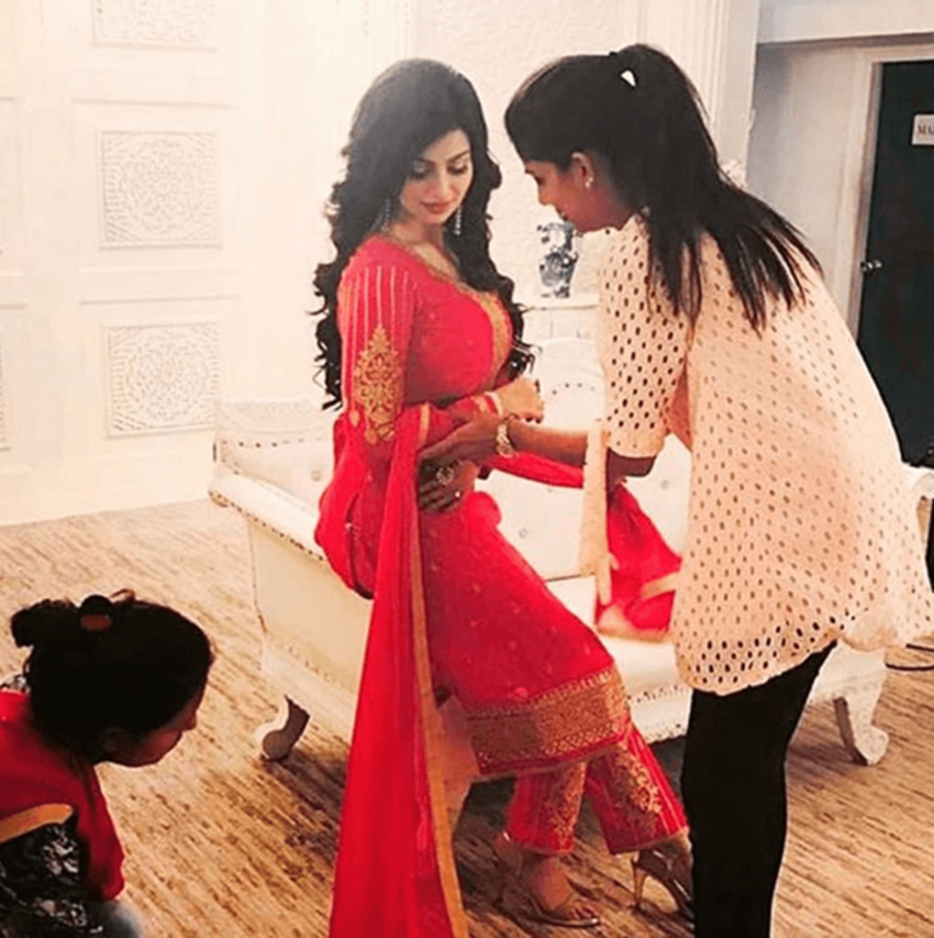 आयशा टाकिया ने 13 साल की उम्र से एक्टिंग की दुनिया में कदम रख दिया था। उन्होंने शाहिद कपूर के साथ एक एनर्जी ड्रिंक का ऐड किया ता जो काफी पसंद किया गया था।