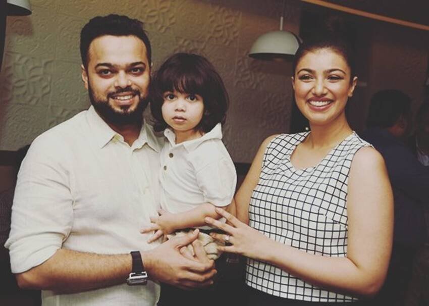 आयशा टाकिया का फिल्मी करियर बहुत लंबा नहीं चला। 2009 में उन्होंने शादी की और 2010 में प्रेग्नेंट होने के बाद उन्होंने फिल्में छोड़ दीं। प्रेग्नेंसी ने उनके एक्टिंग करियर पर ब्रेक लगा दिया।