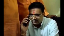 मंदिर में कटी बिजली तो भड़क गए बीजेपी नेता, अधिकारी पर भड़के – सस्पेंड होना है क्या, वीडियो वायरल