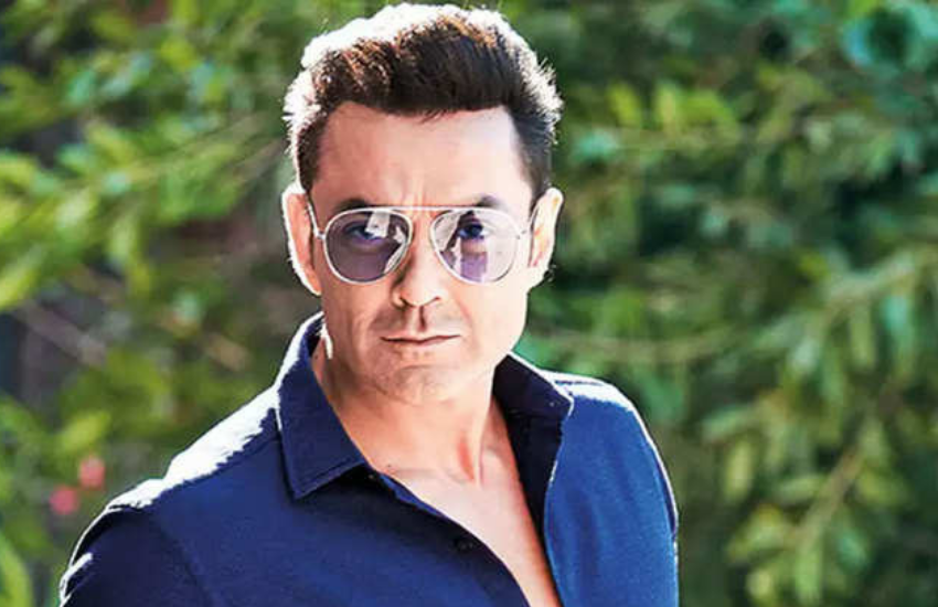बॉबी ने बताया कि सनी देओल टाइगर के साथ उनकी एंट्री शूट करने वाले थे और बकायदा इसके लिए इटली लेकर उन्हें गए थे। ( ये भी पढ़ें : ट्विंकल खन्ना ने जब बॉबी देओल को दी गाली)