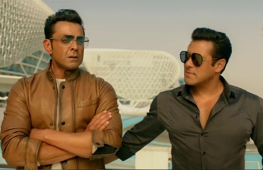 खास बात ये है कि इस कमबैक के साथ बॉबी ने अपने लुक्स और बॉडी में जबरदस्त बदलाव भी किया है। यही कारण है कि अब उनकी झोली में एक के बाद एक बड़ी फिल्में गिरती जा रही हैं।