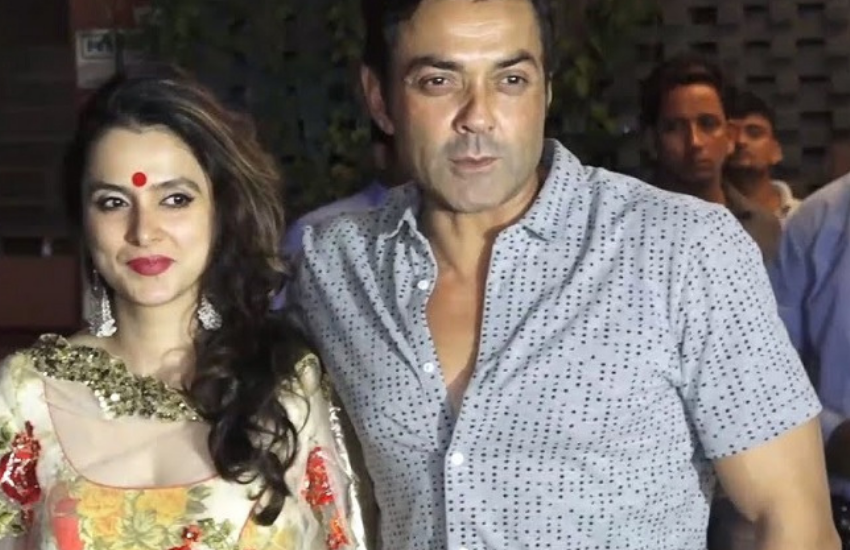 ;पहली ही नजर में बॉबी तान्या पर अपना दिल भी हार गए थे। बॉबी ने बहुत मुश्किल से उस तान्या डेटेल होटल और उसकी दोस्त से लिया, लेकिन नंबर नहीं मिल पा रहा था।