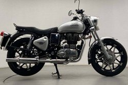 आधी कीमत पर पूरे साल की वारंटी के साथ, ये कंपनी देगी Royal Enfield Bullet 350, पढ़ें पूरी डिटेल