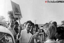 हेलीकॉप्टर में बैठकर फोन का इंतज़ार करते रह गए थे ज्योतिरादित्य सिंधिया के पिता, MP के सीएम बन गए थे दिग्विजय सिंह