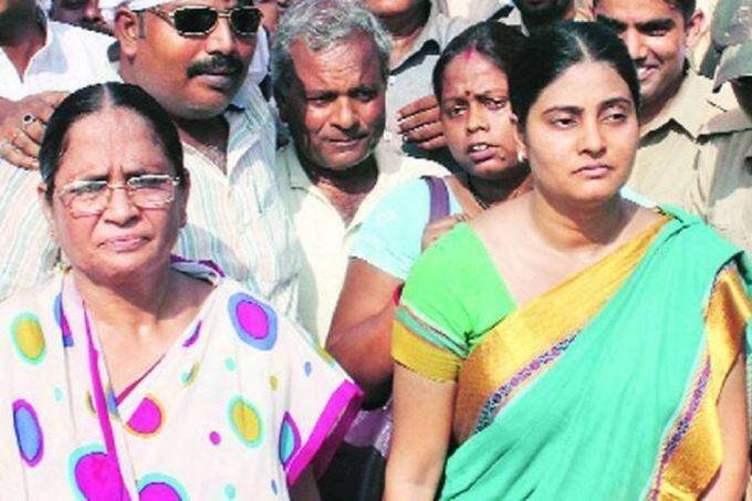 krishna patel with anupriya patel krishna patel with anupriya patel