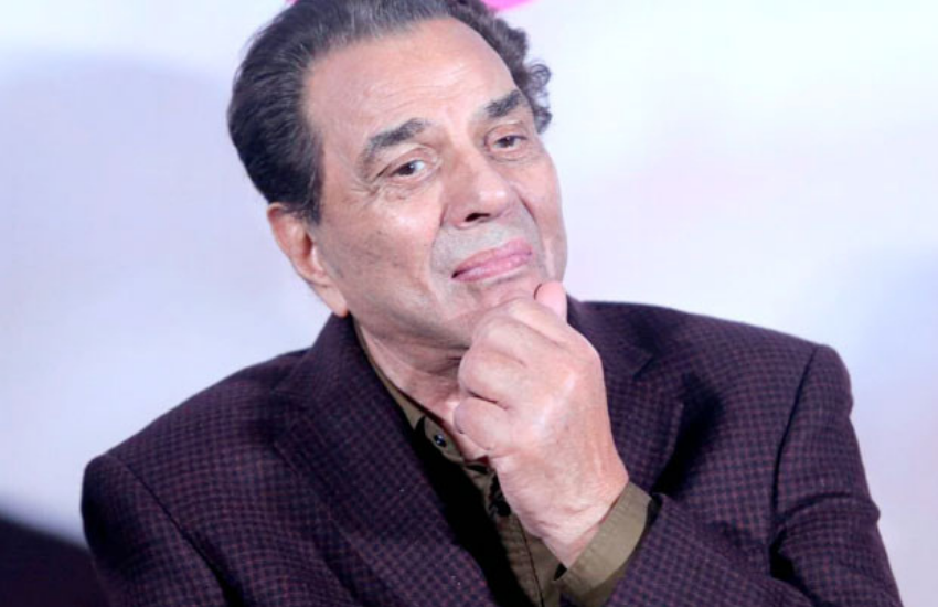 इस दौरान जब धर्मेंद्र से बीजेपी और कांग्रेस से जुड़े सवाल पूछे जाने लगे तो वह बोल पड़े कि, भाई ये मैथमेटिक्स का पर्चा उन्हें क्यों पकड़ा दिया है।
