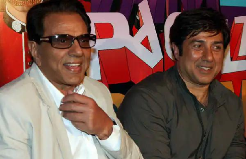 धर्मेंद्र (Dharmendra) अपने रोमांटिक इमेज के लिए जाने जाते हैं, लेकिन उनके बेटे सनी देओल (Sunny Deol) एक्शन हीरो के रूप में इंडस्ट्री में पहचान बनाए। सनी अपने शर्मीलेपन के लिए जाने जाते हैं। एक शो पर सनी के पिता धर्मेंद्र ने सनी देओल के रोमांस करने को लेकर कुछ ऐसा कहा था कि सनी शर्म से लाल हो गए थे। धर्मेंद्र ने 21 साल छोटे अपने बेटे को अमृता सिंह (Amrita Singh) के साथ रोमांस करने के ट्रिक्स एंड टिप्स दे रहे थे।