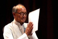 BJP का हर उत्सव “ठगी उत्सव”, अन्न वितरण के दौरान हंगामे से जुड़ा VIDEO शेयर कर बोले दिग्विजय