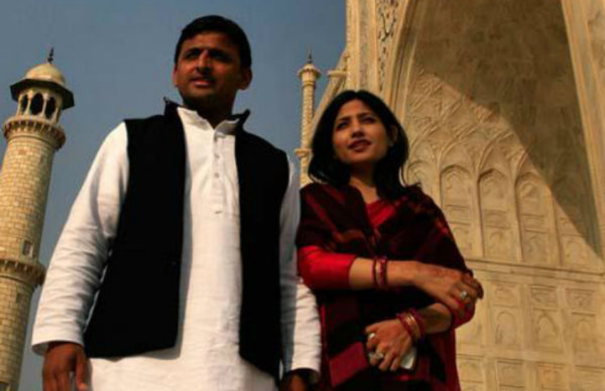 विवाद के बाद जहां अखिलेश ने अपना घर छोड़ दिया था, वहीं मुलायम ने भी अखिलेश को पार्टी से निकाल दिया था।(‘बिना मेहनत किए सीएम बने हैं अखिलेश यादव’, मुलायम ने जब अपने ही बेटे की कार्यशैली पर उठा दिया था सवाल )