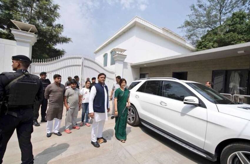 Dimple Yadav, Akhilesh Yadav SP, Mulayam Singh second wife