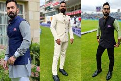 दिनेश कार्तिक की तस्वीरें देख पैट कमिंस ने पूछा- कितने सूटकेस लाए हो? केकेआर के पूर्व कप्तान ने दिया मजेदार जवाब