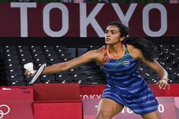 Pullela Gopichand, PV Sindhu, saina nehwal, Tokyo olympic 2020, broze medlist, women badminton player, jansatta