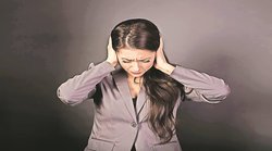 मामूली नहीं कान दर्द की समस्या, कान की बात ध्यान के साथ