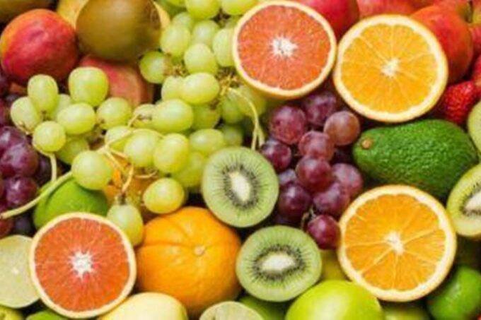 rujuta diwekar, fruits, fitness tips, diet tips
