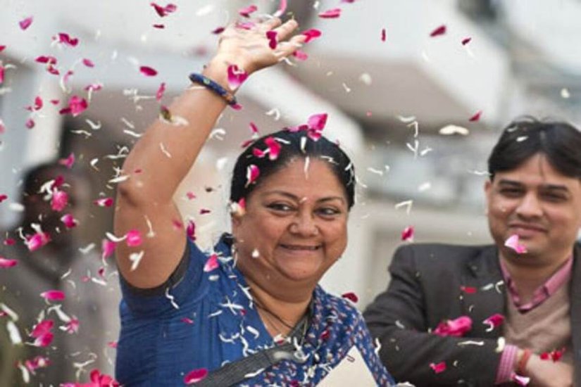 यशोधरा राजे सिंधिया राजस्थान की सीएम रह चुकी हैं। 2018 में उन्होंने चुनाव आयोग को बताया था कि उनके पास  1.08 करोड़ रुपए के गहने हैं। ( यह भी पढ़ें: ज्योतिरादित्य की भाभी हैं निहारिका, जानिए वसुंधरा राजे की बहू के पास है कितनी संपत्ति)