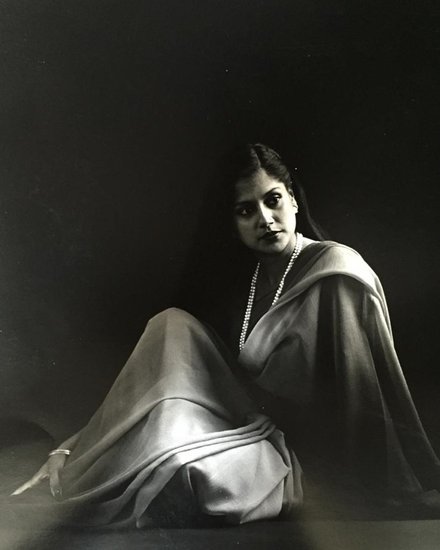यशोधरा का उनके पति डॉ. सिद्धार्थ भंसाली से तलाक हो चुका है। तलाक के बाद बच्चे पिता के साथ ही अमेरिका में रहते हैं।  ( यह भी पढ़ें: प्रेग्नेंसी में ही हो गया था तलाक, वसुंधरा राजे के बेटे की पिता से 29 साल तक चली लड़ाई )