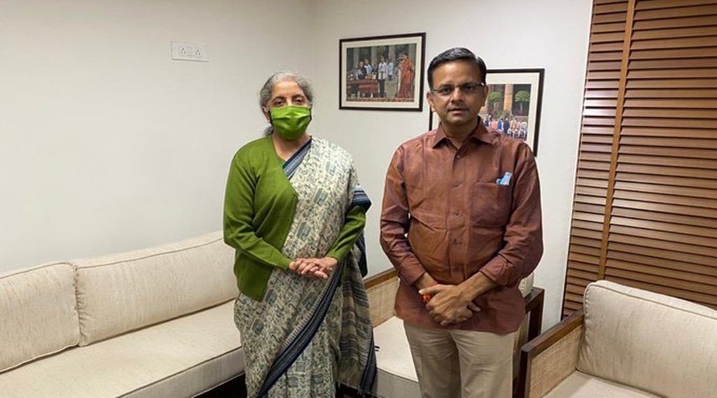 वित्त मंत्री निर्मला सीतारमण के साथ केटी राघवन। फोटो- राघवन के ट्विटर हैंडल से