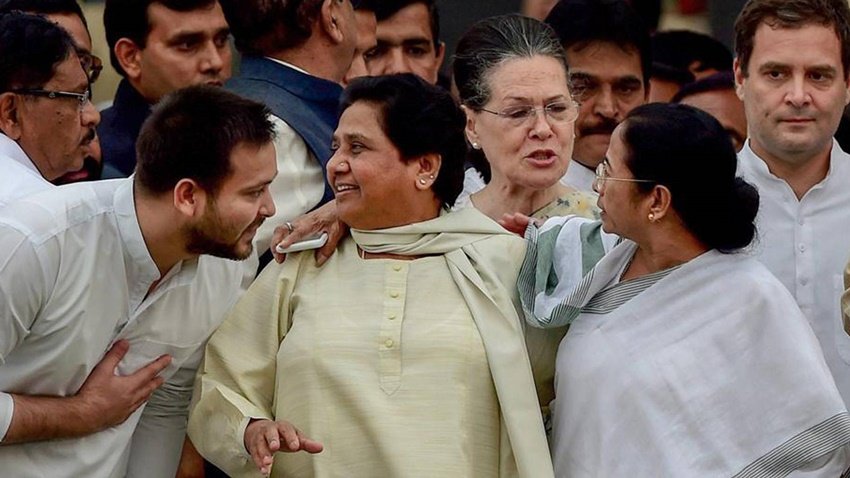 तेजस्वी यादव ने कहा था कि संसद में लालू प्रसाद नहीं है, शरद यादव भी बाहर हो चुके हैं, ऐसे में जिस बात की आपको चिंता थी कि वंचितों की आवाज उठाने वाला कोई नहीं रहा, उसकी भरपाई आप चाहो तो की जा सकती है। (यह भी पढ़ें: जेब से रूमाल निकाल मायावती की जूती साफ करने लगे थे DSP, बसपा चीफ ने देखा तक नहीं था )