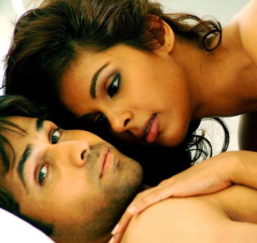 मर्डर फिल्म में उनके साथ थे इमरान हाशमी। 3 साल छोटे एक्टर के साथ मल्लिका ने फिल्म में काफी बोल्ड सीन दिये थे जो खूब सुर्खियों में रहे। फिल्म के करीब 15 साल बाद मल्लिका का दर्द छलका।